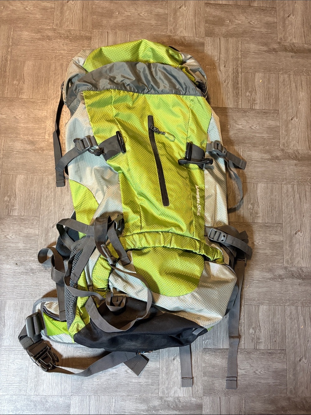 Adventure Hiking Outdoor Backpack - Lightweight Adventure Pack